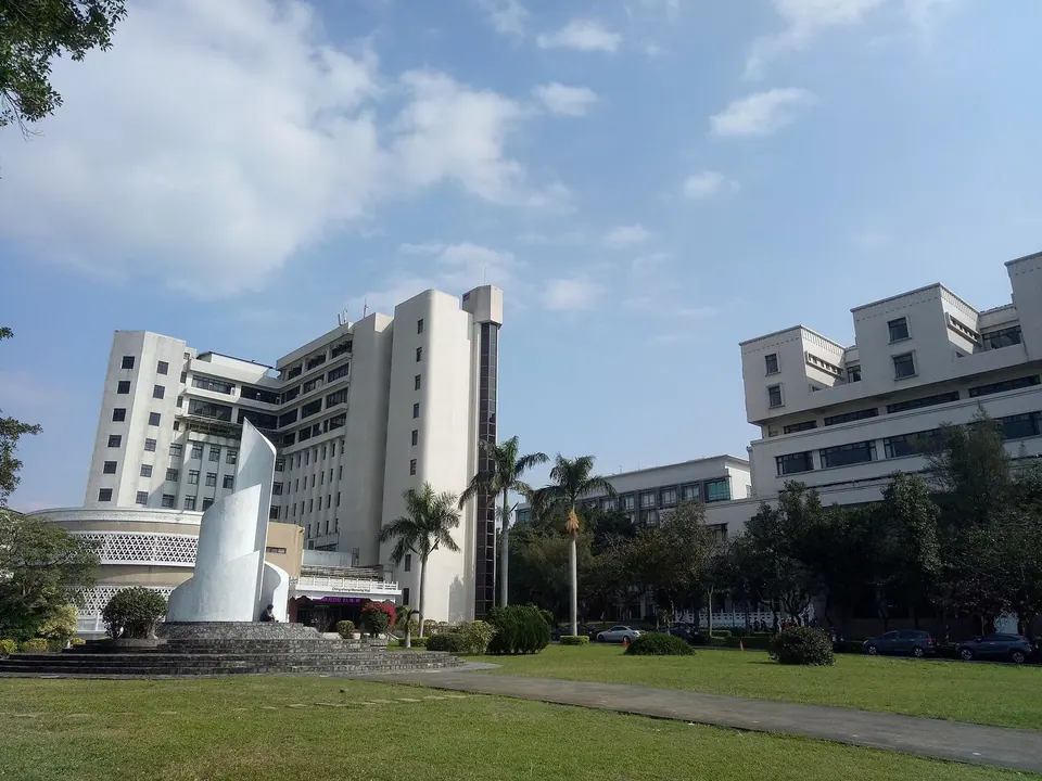 Khuôn viên Đại học Đạm Giang